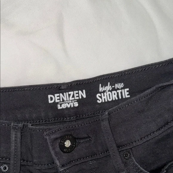 Denizen by Levi’s high rise Black Shorts - Picture 2 of 3